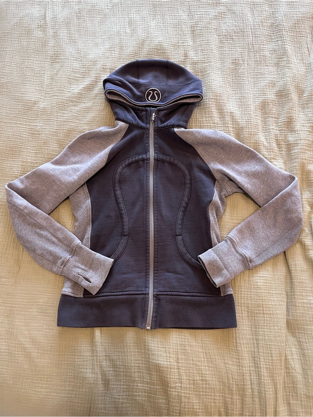 Lululemon Scuba Hoodie Full Zip Grey Colorblock Thumbholes